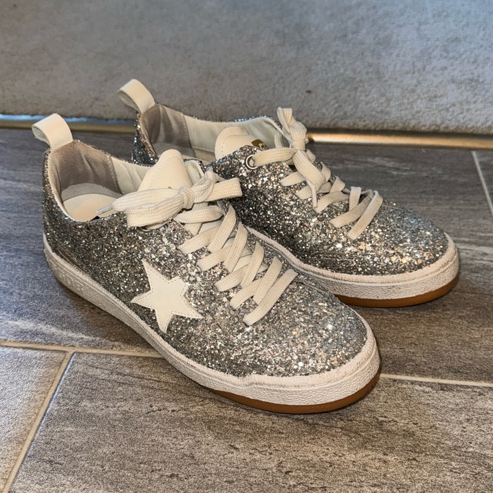 GOLDEN GOOSE Women’s Yeah Sneakers in Silver Glitter Leather - IT 38